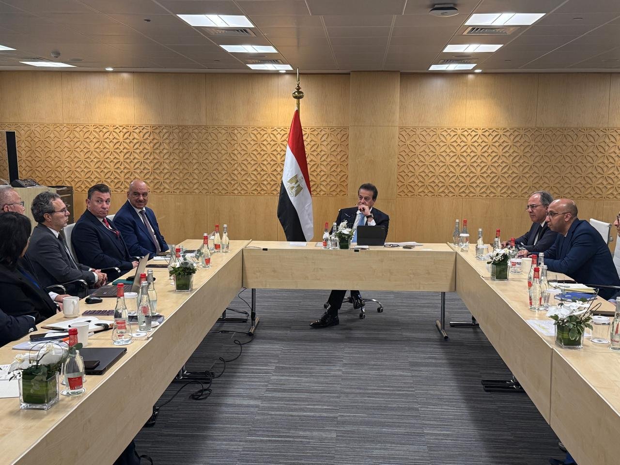 وزير الصحة: الدولة تولي أهتمامًا كبيرًا لتوطين صناعة الأدوية والأجهزة الطبية