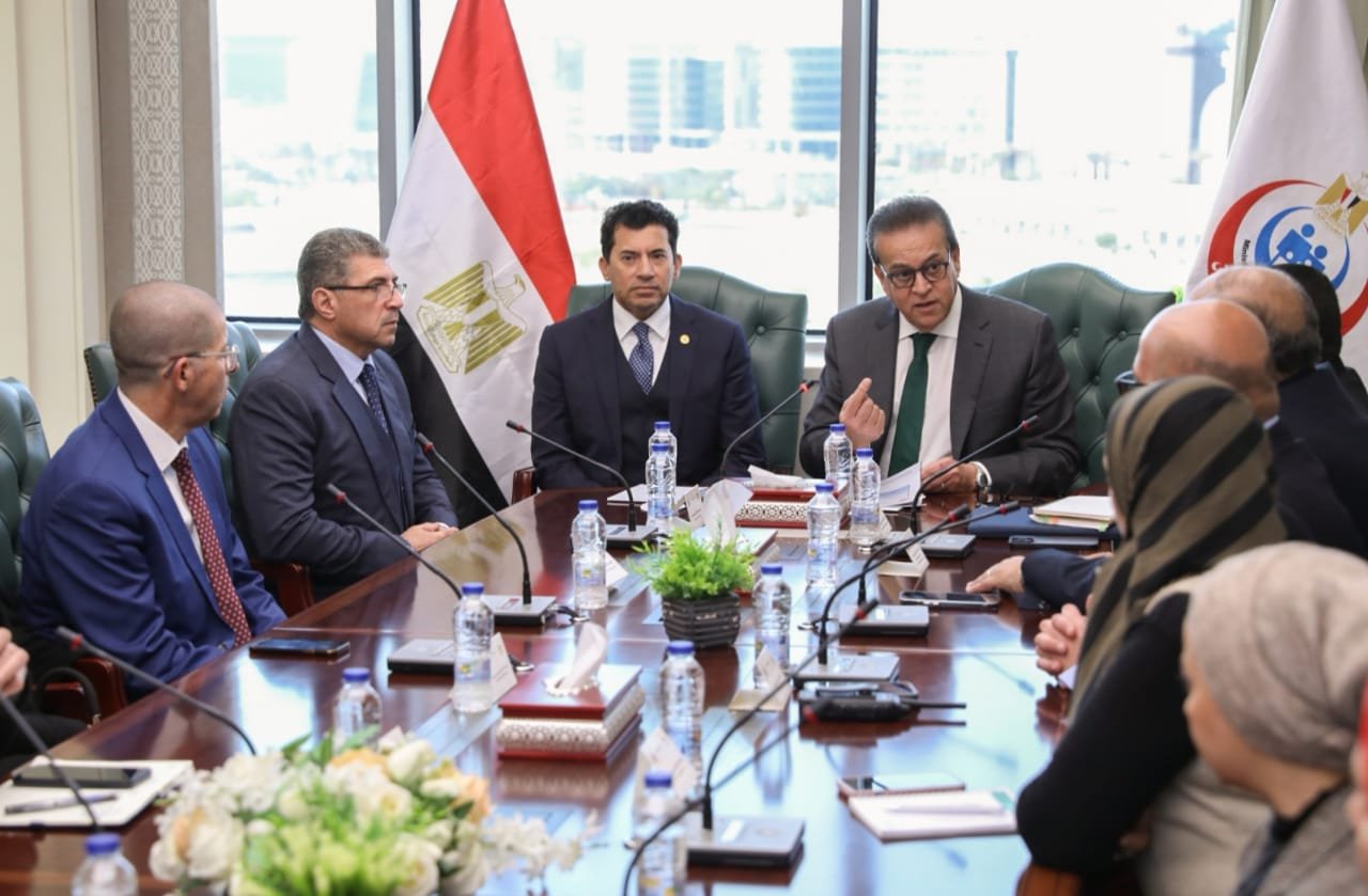 وزيرا الصحة و الشباب يشهدان توقيع مذكرة تفاهم
