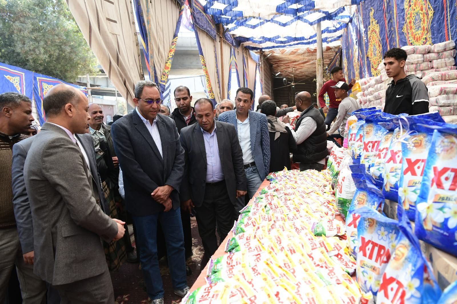 افتتاح “سوق اليوم الواحد” بمركز قوص