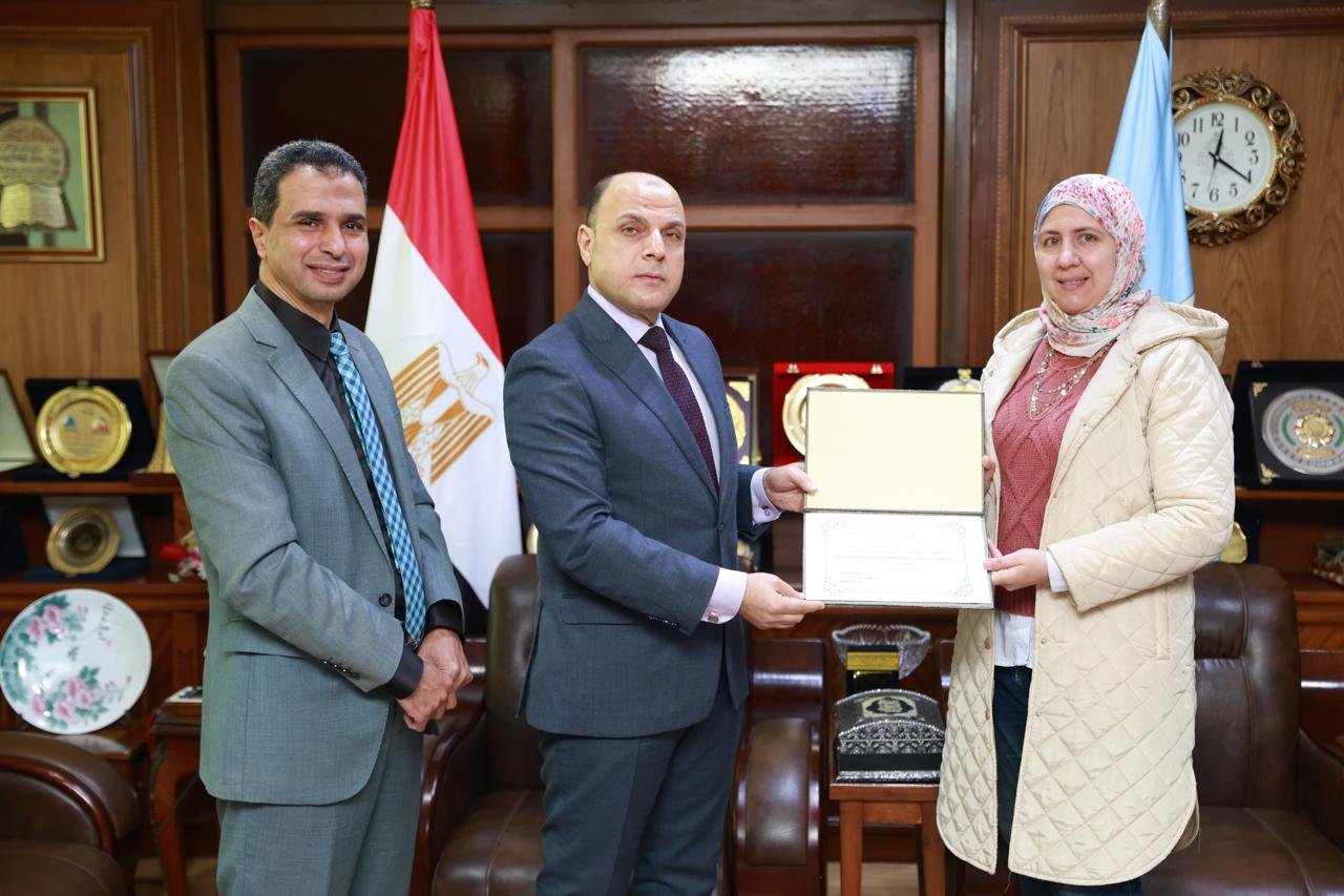 محافظ كفرالشيخ يؤكد على دعمه للتعليم والمتميزين