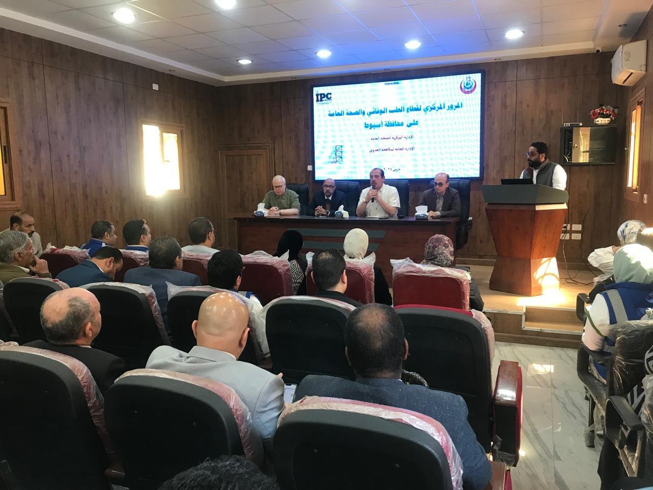 نائب الوزير يجرى زيارة ميدانية لعددٍ من المستشفيات بأسيوط