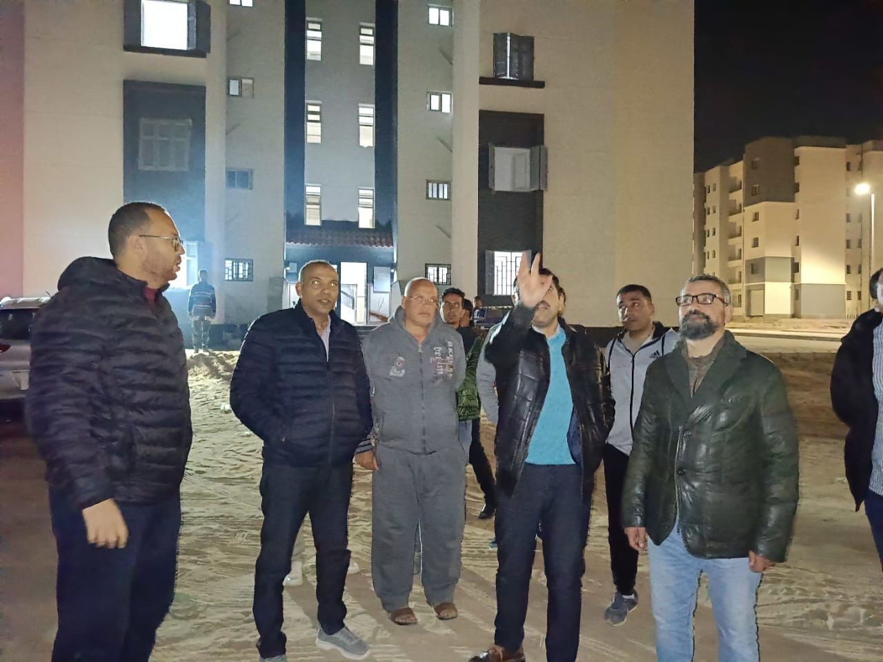 رئيس جهاز العبور الجديدة يتفقد ليلا وحدات "سكن لكل المصريين "