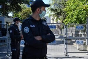 تركيا تعتقل 5 أشخاص يعملون لصالح إيران