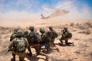 القناة 12 الإسرائيلية: شن عمليات عسكرية في غزة ضغطاً على حماس