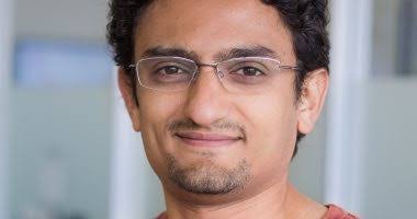 أجلت المحكمة محاكمة وائل غنيم المتهم بسب وقذف المستشار تركي آل شيخ