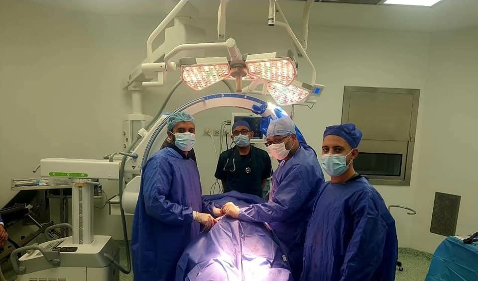 إجراء أولى جراحات العمود الفقري مستشفى العدوة بالمنيا