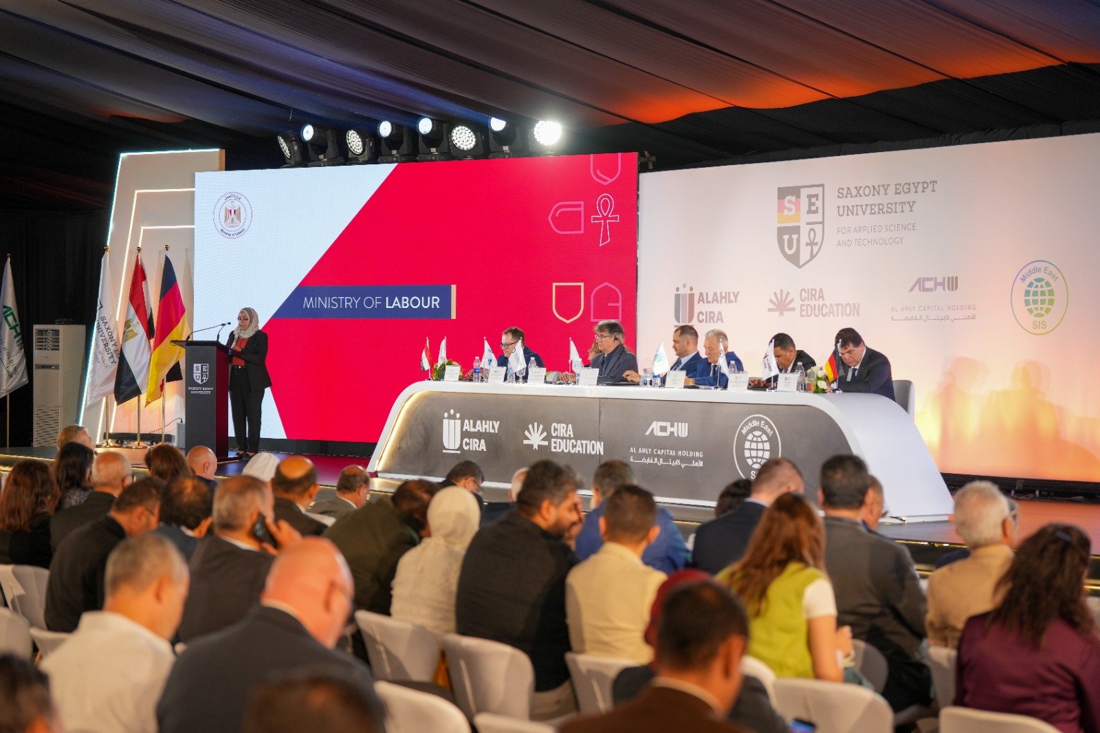 وزير العمل : الدولة داعمة للجامعات العصرية