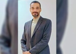 "ليل داخلي" سرداب طويل ليل محاوط مدخله
