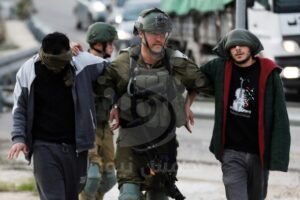 مستوطنون يهاجمون منازل في شمال رام الله
