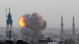 الاحتلال ينفذ غارة جنوب غرب خانيونس