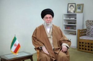 نيويورك تايمز  تقول إيران تحذر من القصف