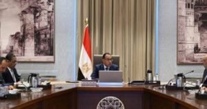 رئيس مجلس الوزراء يجتمع مع كبار المسؤولين لمتابعة استدامة الجهاز