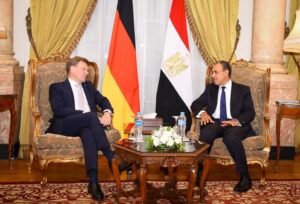 وزير الخارجية يجري مشاورات سياسية مع نظيره الألماني