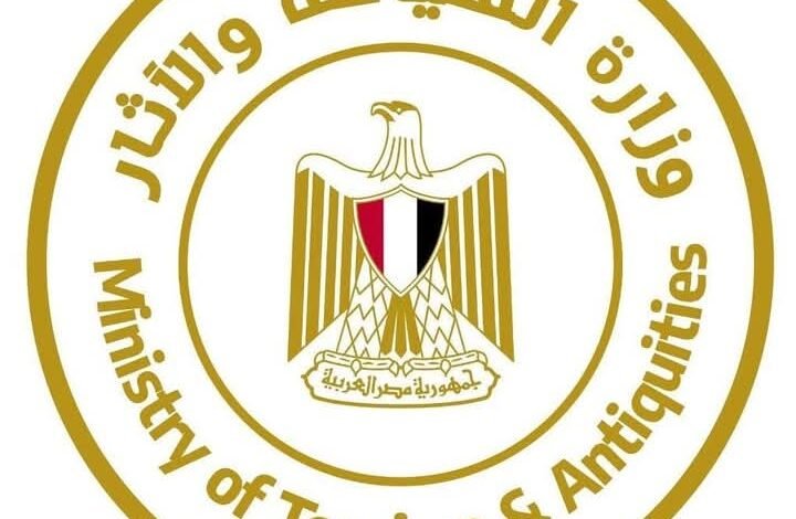 وزير السياحة يتابع أعمال غرفة عمليات انتظام الحركة السياحية في مصر