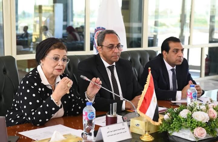 نائب وزير الصحة تجري زيارة ميدانية موسعة بمحافظة قنا
