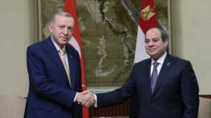 السيسي يتلقى اتصال هاتفي لبحث تطورات الأوضاع في المنطقة