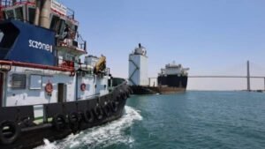رئيس هيئة قناة السويس يوضح فقدان مفاجئ في التوجيه يتسبب في انحراف السفينة