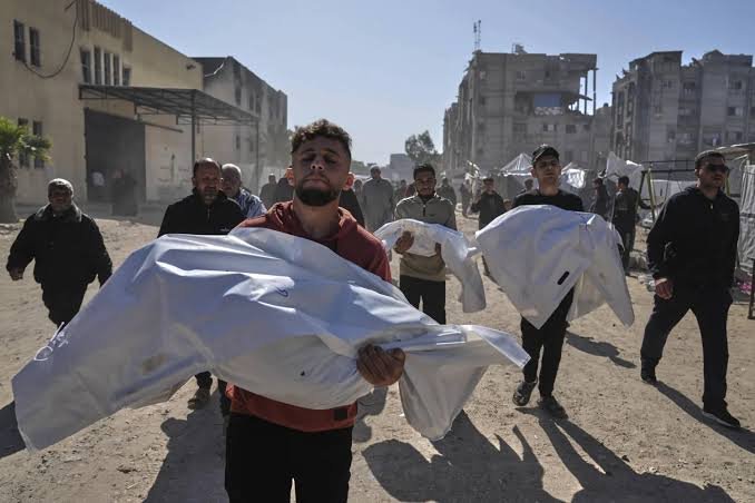 11 شهيدًا قصف وإطلاق نار إسرائيلي جنوب ووسط القطاع وحي التفاح