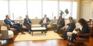 وزير الزراعة يستقبل المستشار الزراعي الهولندي لبحث سبل تعزيز التعاون