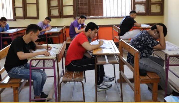 طلاب الثانوية العامة بالمحافظات يواصلون امتحاناتهم للأسبوع الرابع