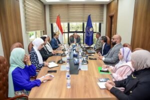 رئيس هيئة الدواء يعقد اجتماعًا مع الشركة المنظمة "إنفورما" 