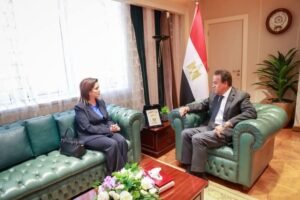 وزير الصحة يبحث مع المدير الإقليمي لمنظمة الصحة العالمية تعزيز التعاون الصحي
