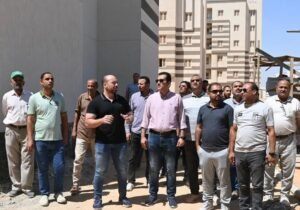 وزير الإسكان يتابع تنفيذ وحدات "سكن لكل المصريين