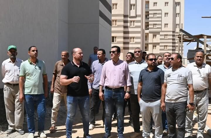 وزير الإسكان يتابع تنفيذ وحدات "سكن لكل المصريين
