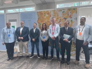 عوض تلتقي مدير الحكومات المحلية والمدن الذكية بشركة Esri