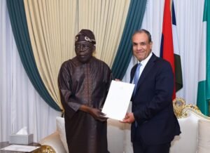 وزير الخارجية يسلم رسالة من الرئيس السيسي إلى رئيس نيجيريا الاتحادية