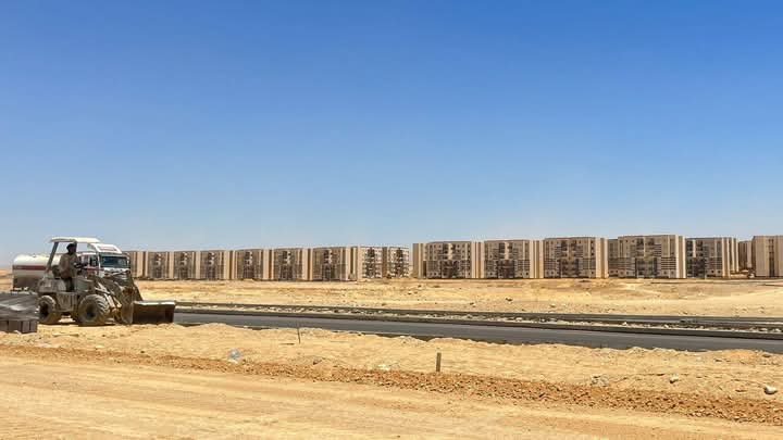الإسكان: دفع العمل بمشروعات البنية الأساسية بمدينة السويس الجديدة