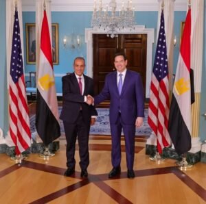 وزير الخارجية يلتقي وزير الخارجية الأمريكي