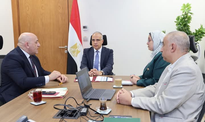وزير الري يتابع إجراءات إزالة التعديات على أملاك الوزارة