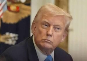 ترمب يعلن عن اقتراب غواصتين نوويتين أمريكيتين من روسيا