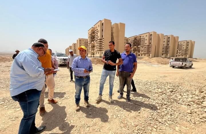 الإسكان تتابع موقف المشروعات السكنية والمرافق والخدمات في قنا الجديدة