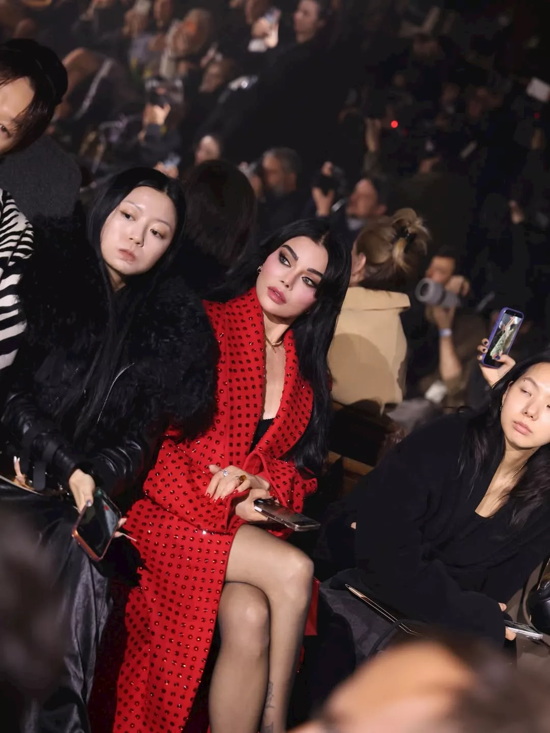 هيفاء وهبي في عرض الأزياء بباريس