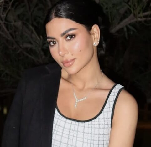 كارولين عزمي