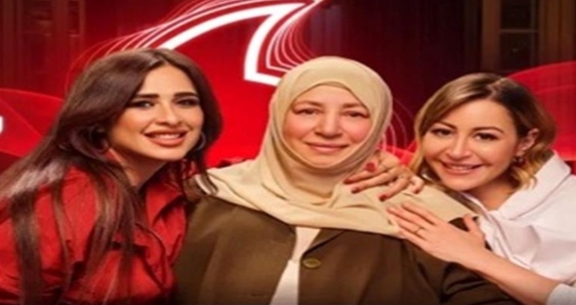 عبلة كامل تتوسط ياسمين عبد العزيز ومنة شلبي