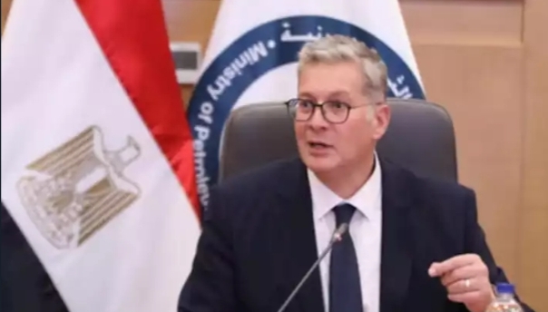 كريم بدوي وزير البترول