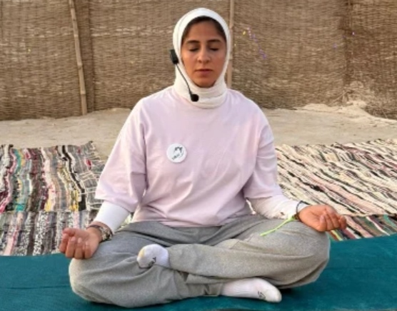 مدربة اليوجا